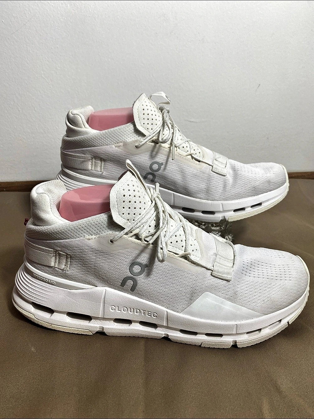 On Cloudswift Athletic Shoes White & Pink US 9.5